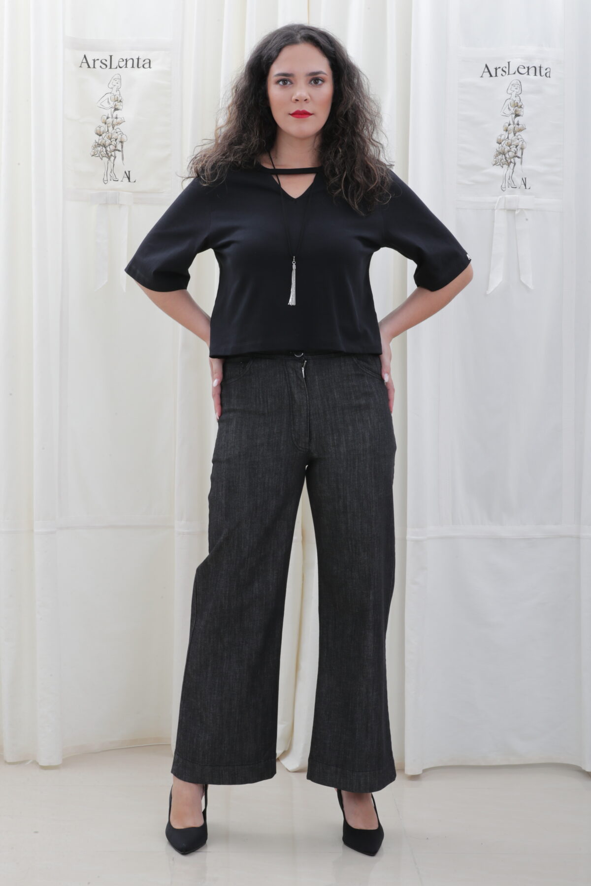 T-shirt em jersey com colar