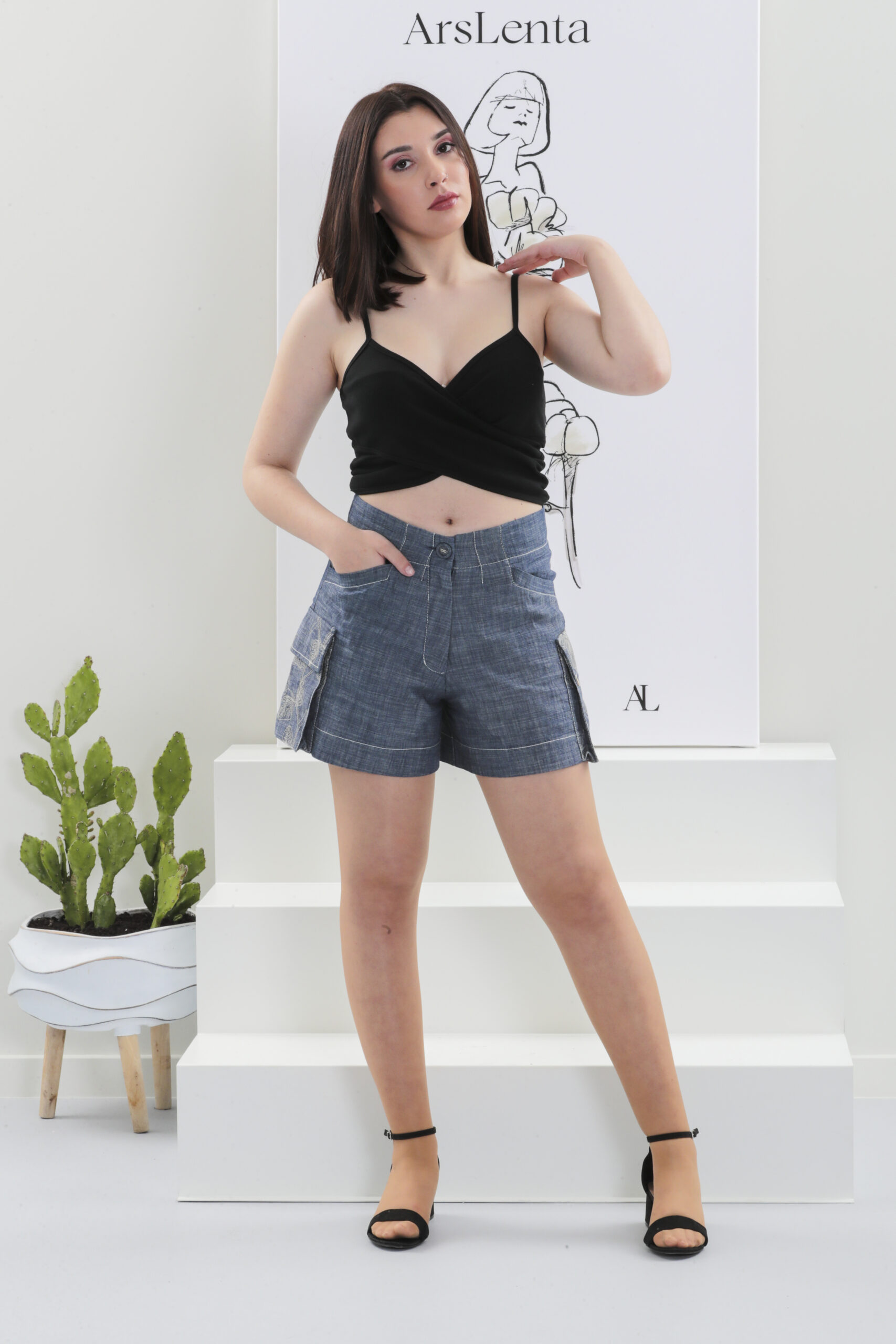 Calção denim com bolsos cargo - Image 3