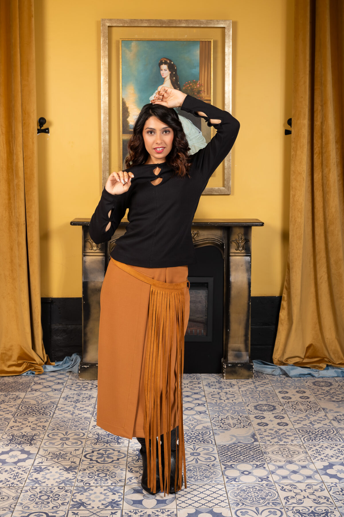 SAIA MIDI COM CINTO DE FRANJAS EFEITO CAMURÇA