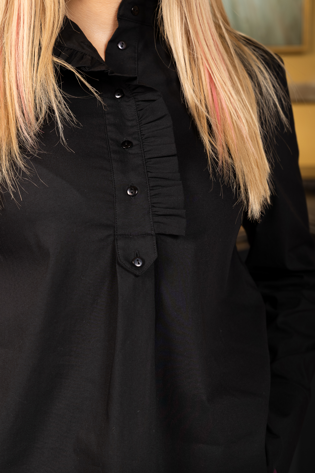 CAMISA COM GOLA E CARCELA DE FOLHOS - Image 2